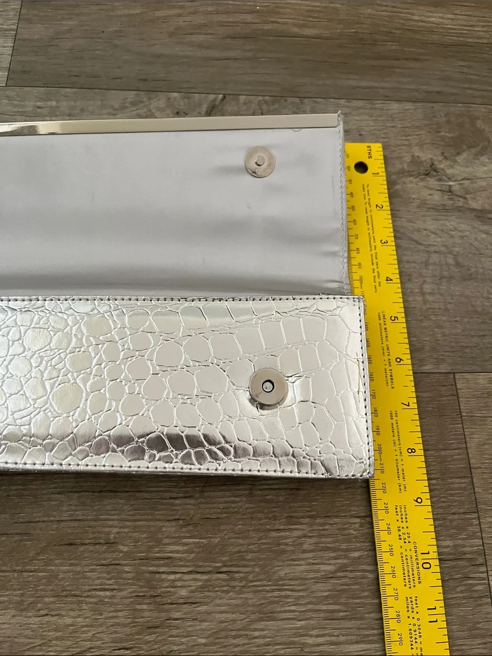 Sleek Silver Metallic Croc-Embosssed Rectangular Evening Clutch Wristlet Bag